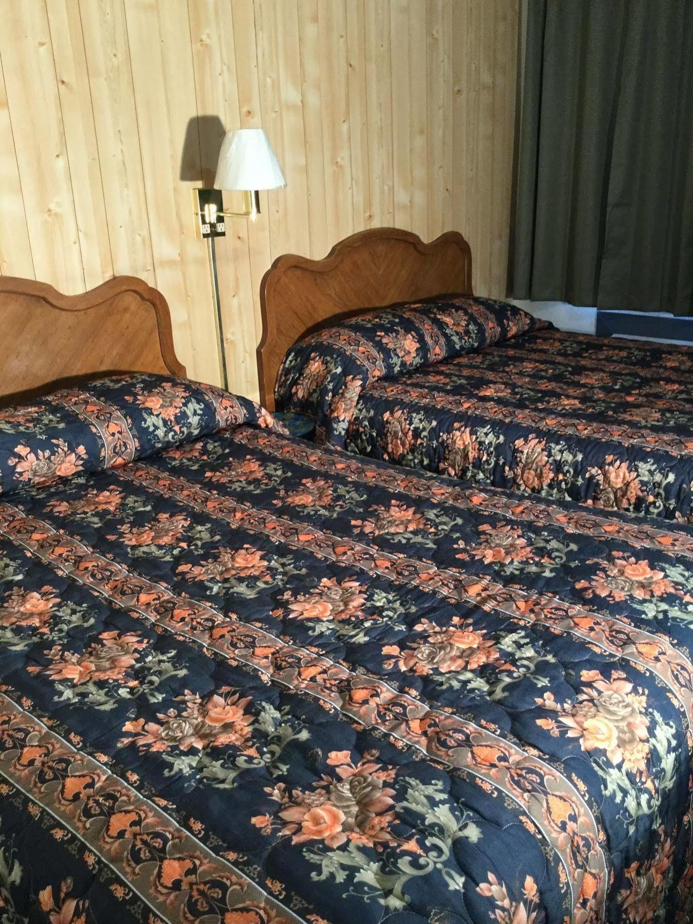 Diamond View Motel ซูซานวิลล์ ภายนอก รูปภาพ