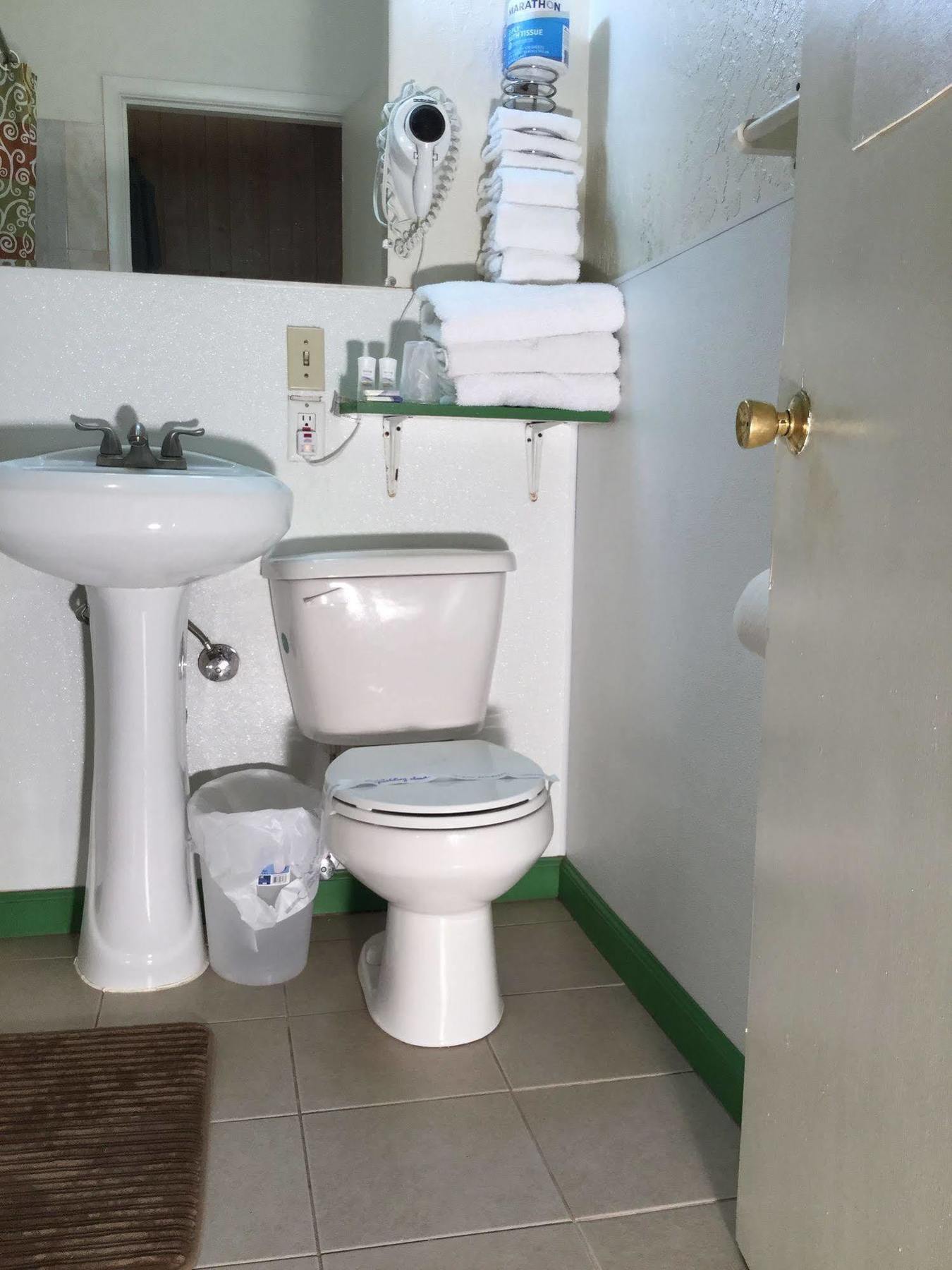 Diamond View Motel ซูซานวิลล์ ภายนอก รูปภาพ