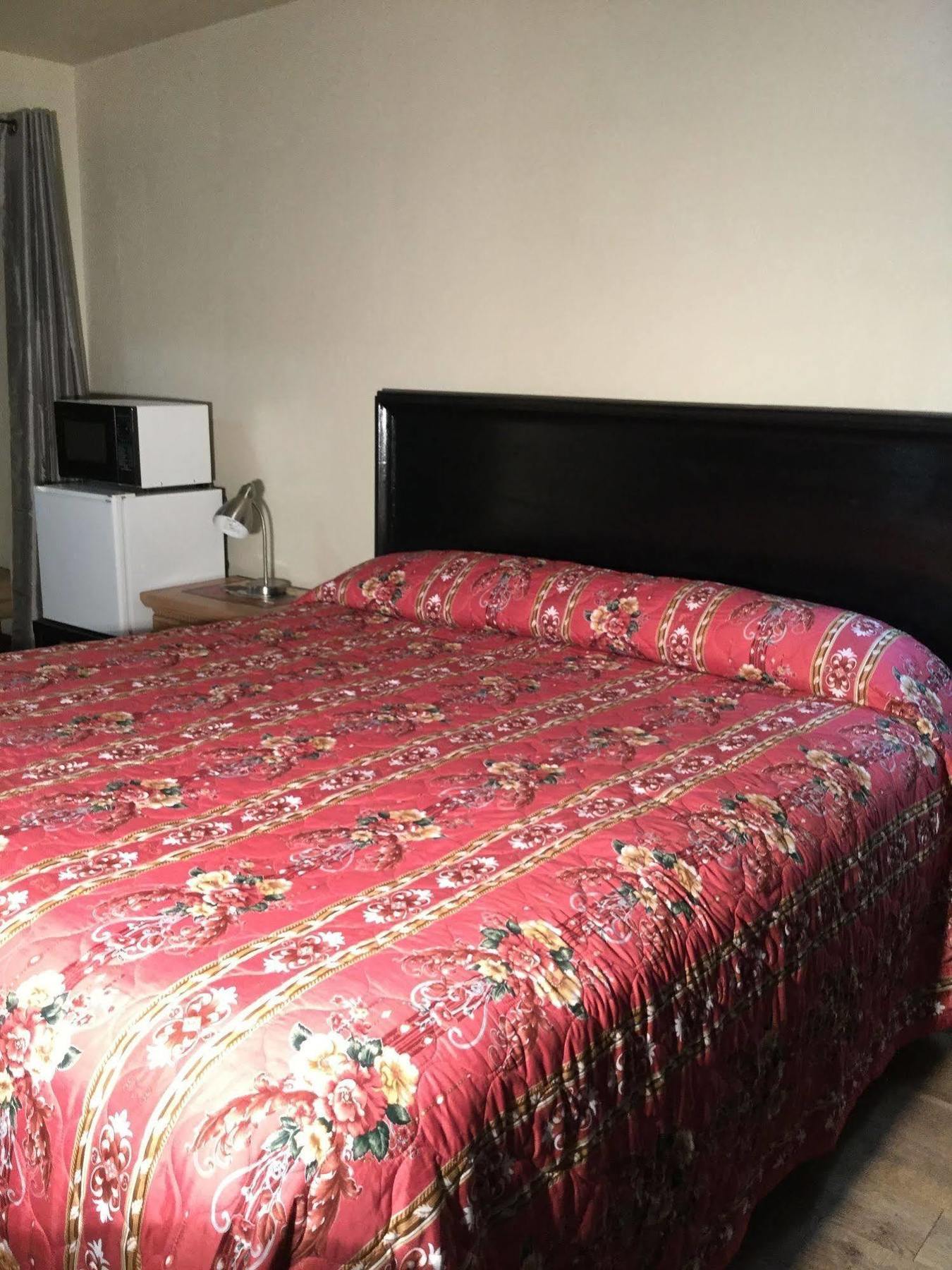 Diamond View Motel ซูซานวิลล์ ภายนอก รูปภาพ
