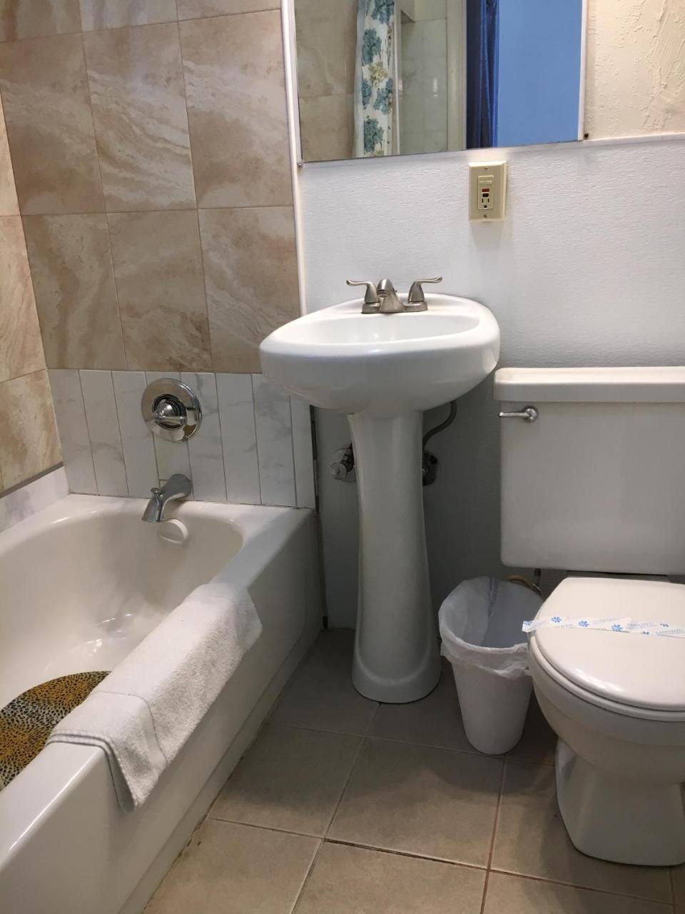 Diamond View Motel ซูซานวิลล์ ภายนอก รูปภาพ